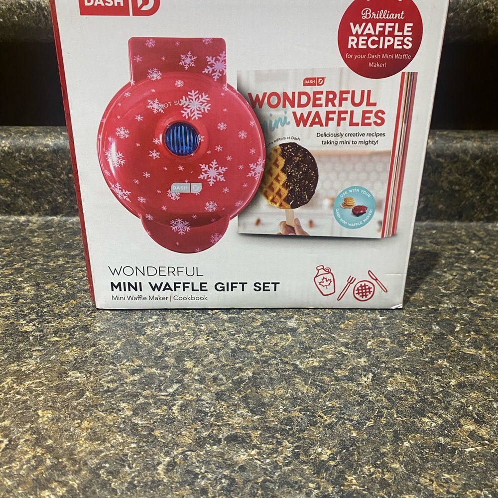 Brand new. Dash. Mini waffle gift set